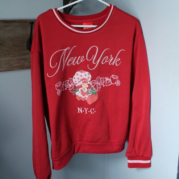 Strawberry Shortcake Size L Sweatshirt Burgundy - Picture 1 of 2